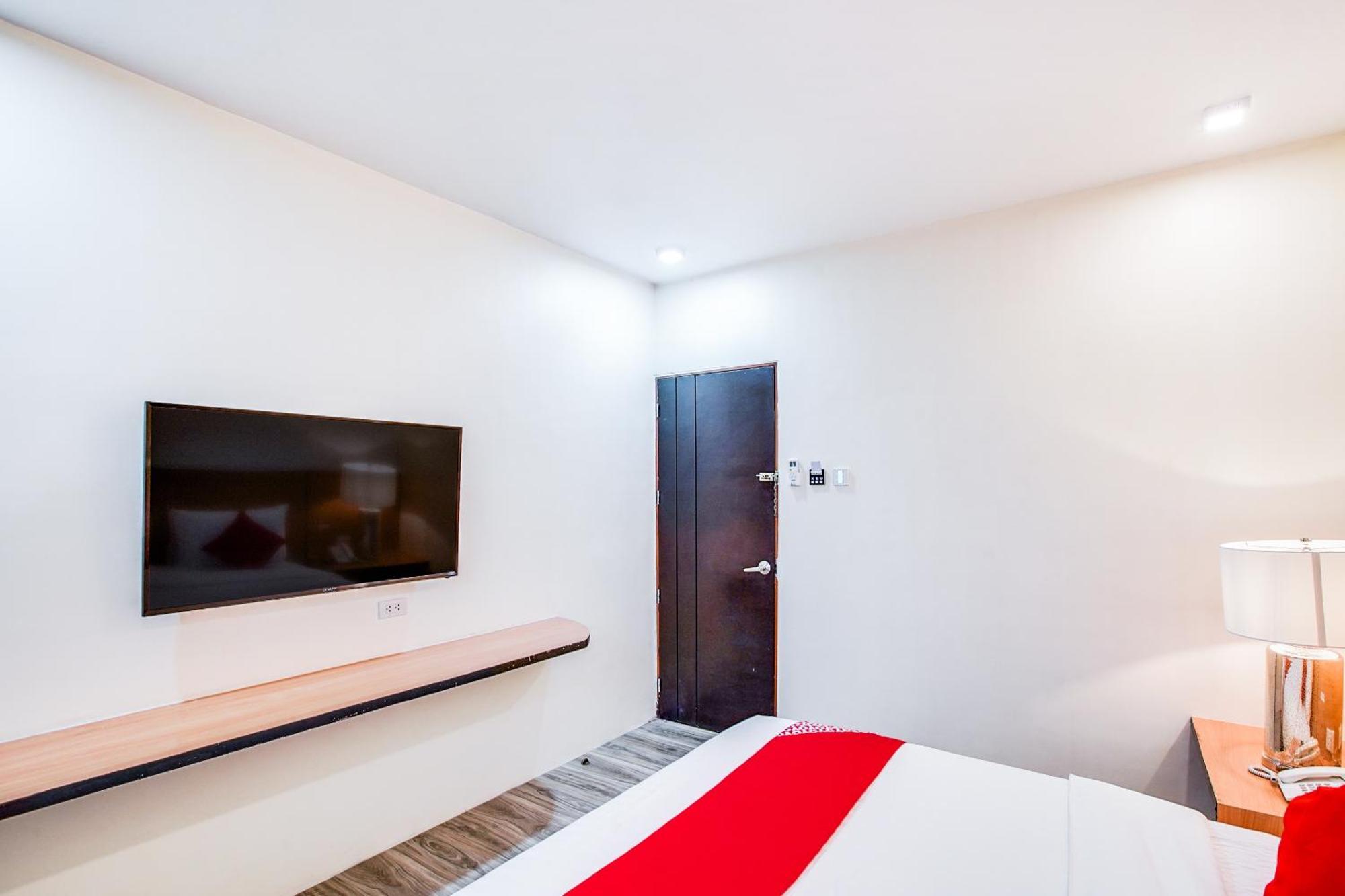 Oyo 489 Casa Mia Hotel Suites General Santos City Exterior photo